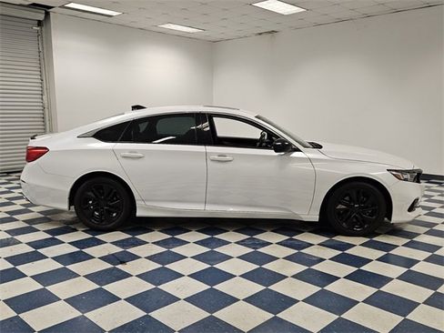 Used 2021 Honda Accord Sport image 11