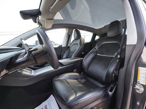 Used 2026 Tesla Model Y AWD image 26