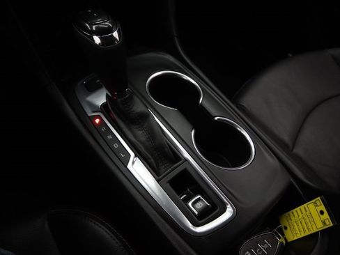 Used 2021 Chevrolet Equinox Premier image 23