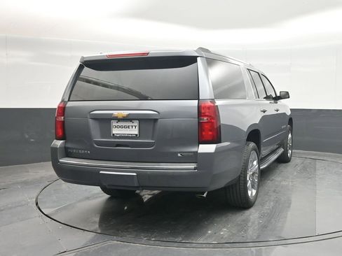 Used 2018 Chevrolet Suburban Premier image 24