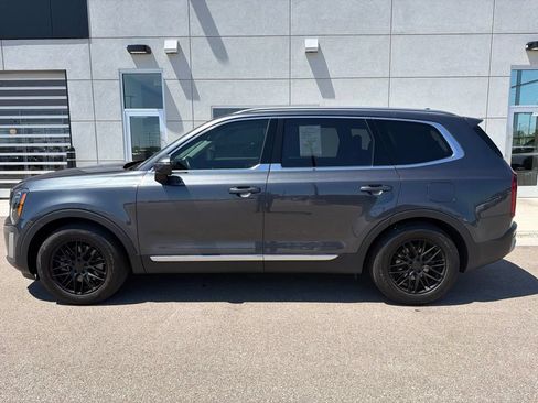 Used 2020 Kia Telluride EX w/ Towing Package AWD/4WD image 3