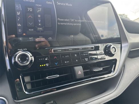 Used 2020 Toyota Highlander Limited Platinum image 25