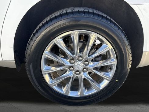 Used 2021 Buick Enclave Essence w/ Sound and Sites Package image 19