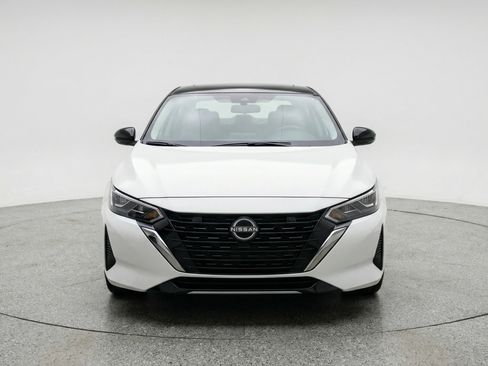 Used 2025 Nissan Sentra SV image 2