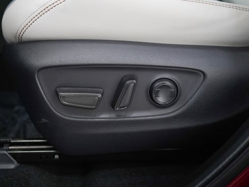 Used 2023 Toyota RAV4 XLE Premium AWD/4WD image 27