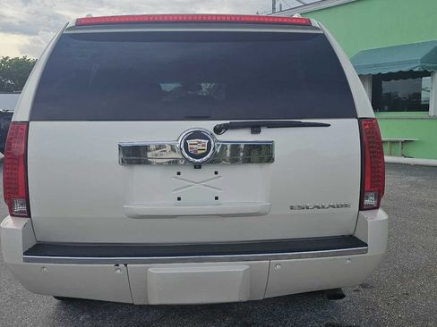 Used 2013 Cadillac Escalade ESV Luxury AWD/4WD image 4