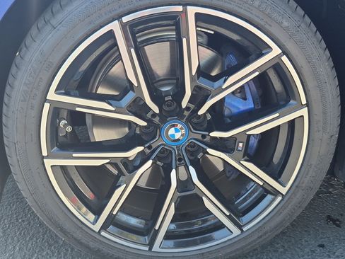 Used 2023 BMW i4 eDrive40 w/ M Sport Package RWD image 13