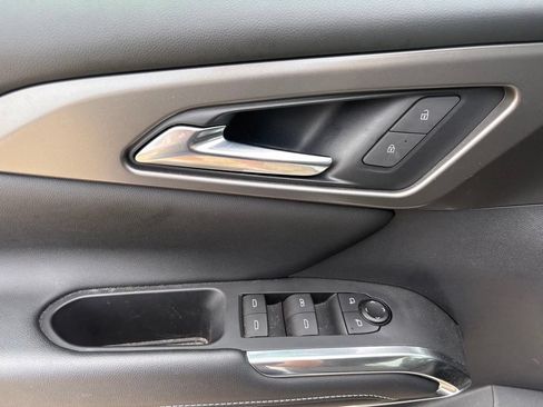 Used 2024 Chevrolet Traverse LT w/ LPO, Floor Liner Package FWD image 11