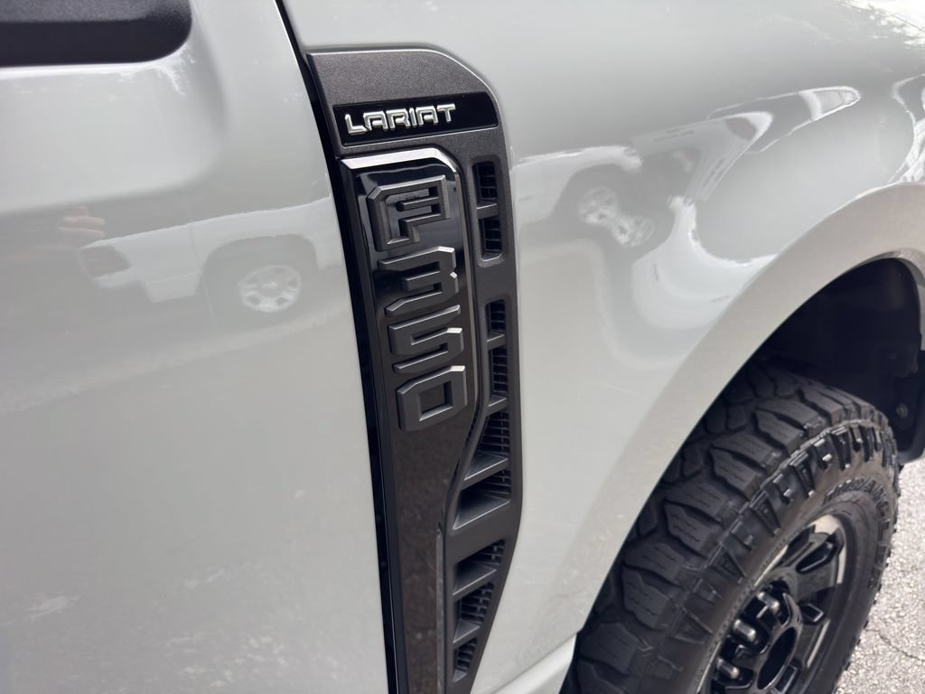 Used 2025 Ford F350 Lariat w/ Lariat Ultimate Package AWD/4WD image 18