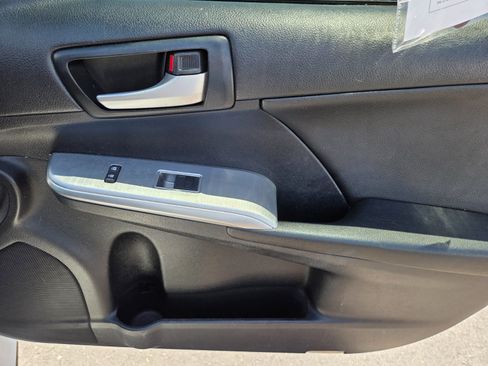 Used 2012 Toyota Camry SE w/ Leather Pkg FWD image 11