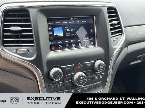 Used 2021 Jeep Grand Cherokee Laredo AWD/4WD image 15