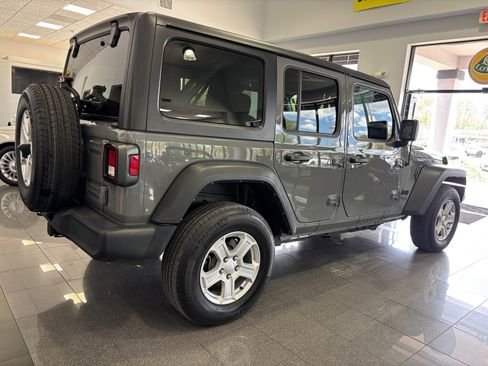 Used 2021 Jeep Wrangler Unlimited Sport image 14
