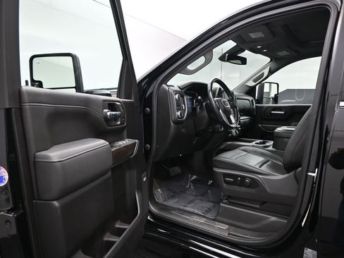 Used 2022 GMC Sierra 3500 Denali image 11