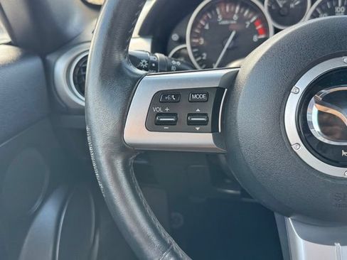 Used 2011 MAZDA MX-5 Miata Grand Touring w/ Premium Pkg RWD image 10
