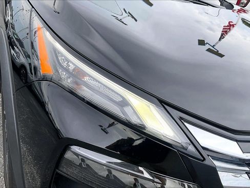 Used 2025 Nissan Rogue SV AWD/4WD image 27