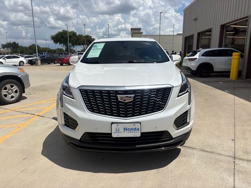 Used 2021 Cadillac XT5 Luxury w/ LPO, Floor Liner Package FWD image 3