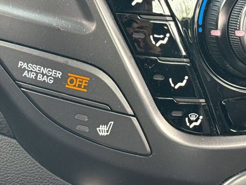 Used 2015 Hyundai Veloster Turbo FWD image 31