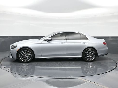 Used 2022 Mercedes-Benz E 350 Sedan image 4
