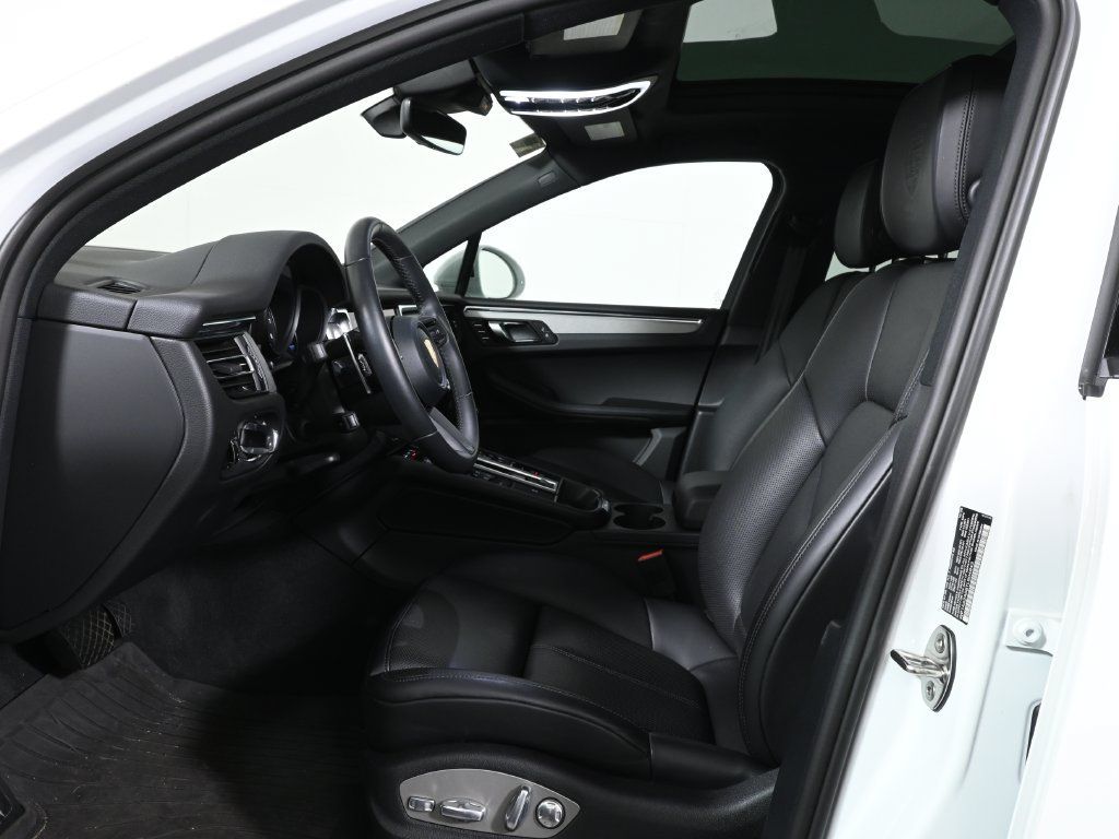 Used 2026 Porsche Macan AWD/4WD image 5