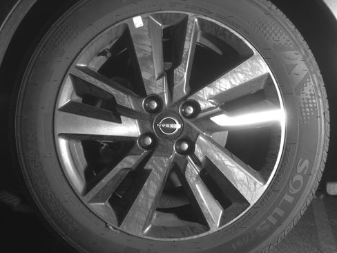 Used 2025 Nissan Versa SV FWD image 12