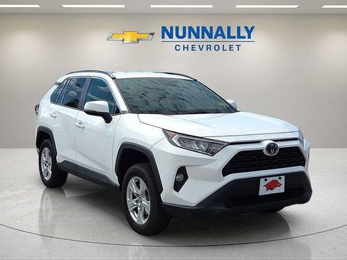 Used 2020 Toyota RAV4 XLE FWD image 7