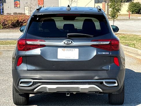 Used 2021 Kia Seltos SX w/ SX Sunroof Package AWD/4WD image 16