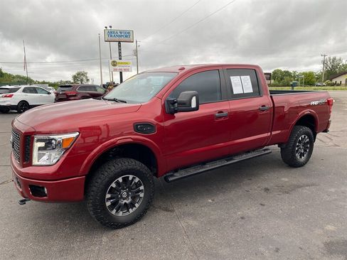 Used 2019 Nissan Titan PRO-4X image 6