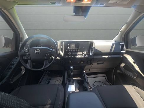 Certified 2025 Nissan Frontier SV w/ Tow Package AWD/4WD image 10