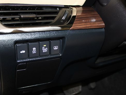 Used 2015 Toyota Avalon Limited FWD image 14