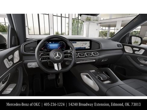 New 2026 Mercedes-Benz GLS 450 4MATIC image 3