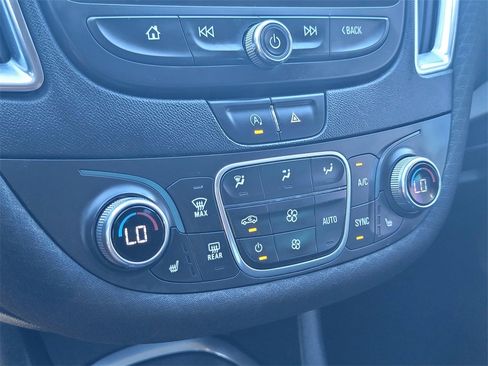 Used 2020 Chevrolet Malibu LT image 28