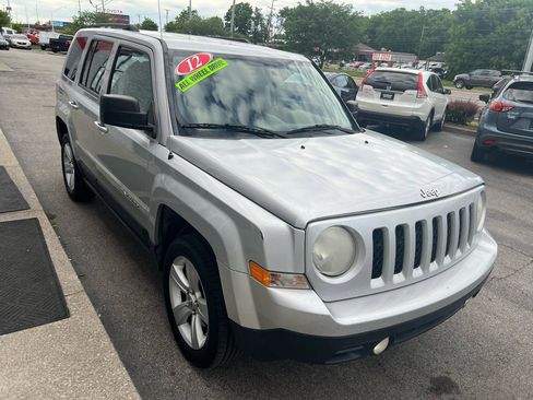 Used 2012 Jeep Patriot Latitude AWD/4WD image 9