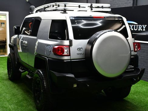 Used 2008 Toyota FJ Cruiser 4WD image 6