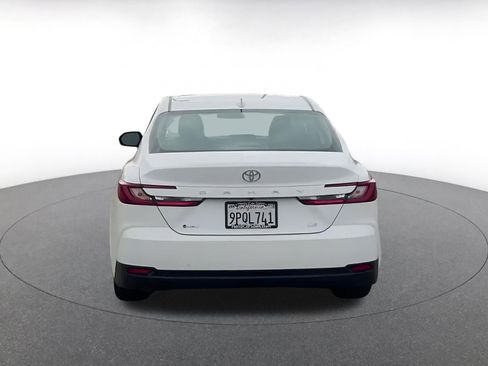 Used 2025 Toyota Camry LE image 12