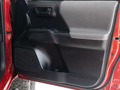 Used 2021 Toyota Tacoma SR5 image 20