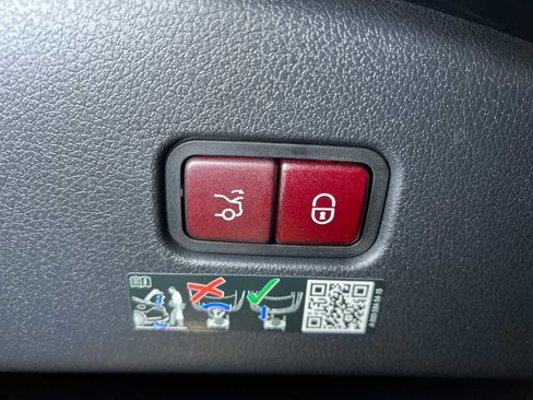 New 2025 Mercedes-Benz CLE 300 4MATIC Coupe image 17