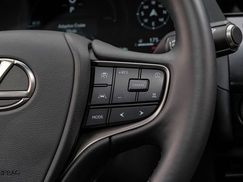 Used 2025 Lexus UX 300h FWD image 16