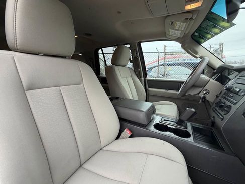 Used 2013 Ford Expedition XLT image 23