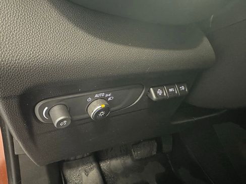 Used 2021 Buick Envision Essence w/ Technology Package I image 14