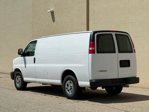 Used 2007 Chevrolet Express 1500 RWD image 12