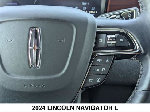 Used 2024 Lincoln Navigator L Reserve AWD/4WD image 14