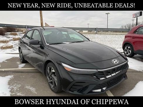 Used 2025 Hyundai Elantra Sport w/ Cargo Package image 5