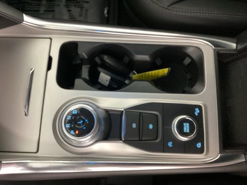Used 2023 Ford Explorer XLT w/ Equipment Group 202A AWD/4WD image 27