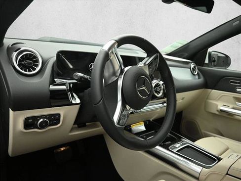 Certified 2026 Mercedes-Benz GLA 250 4MATIC image 10