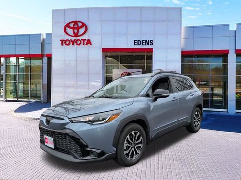 Used 2025 Toyota Corolla Cross AWD Hybrid w/ Moonroof Package image 6