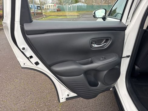 Used 2025 Honda HR-V LX image 19