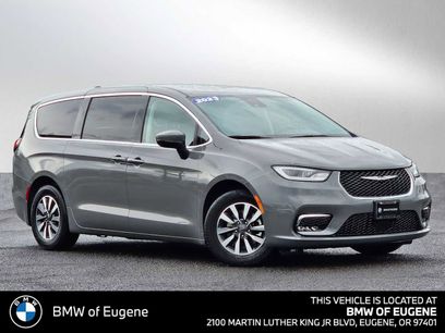 Used 2023 Chrysler Pacifica Touring-L