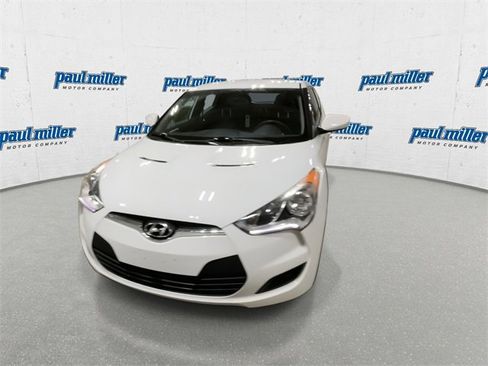 Used 2013 Hyundai Veloster image 4