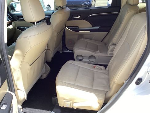 Used 2014 Toyota Highlander Limited Platinum AWD/4WD image 14