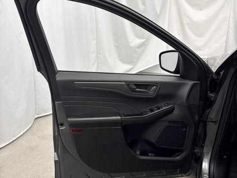 Certified 2024 Ford Escape Active AWD/4WD image 11
